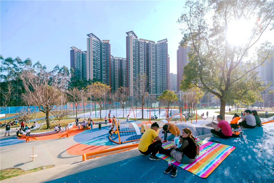 Children's park playground equipment